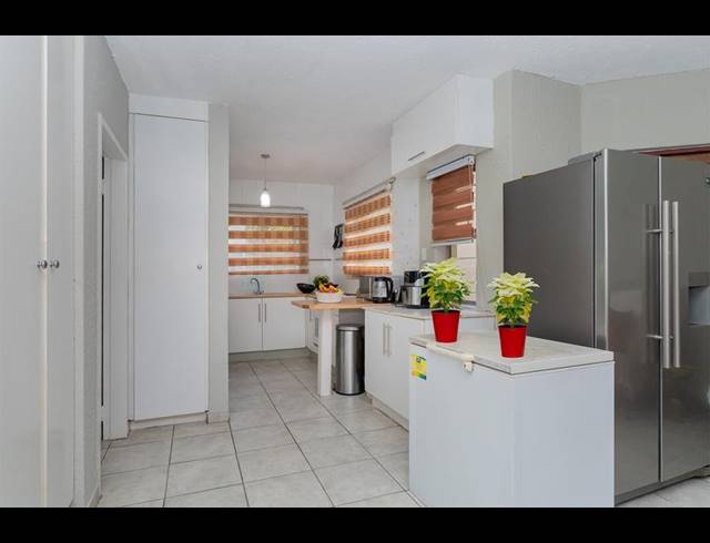 1 BEDROOM APARTMENT FOR SALE IN BEDFORD GARDENS